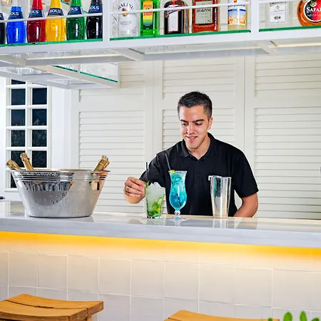 ホテル H10 ドゥケ デ ローレ