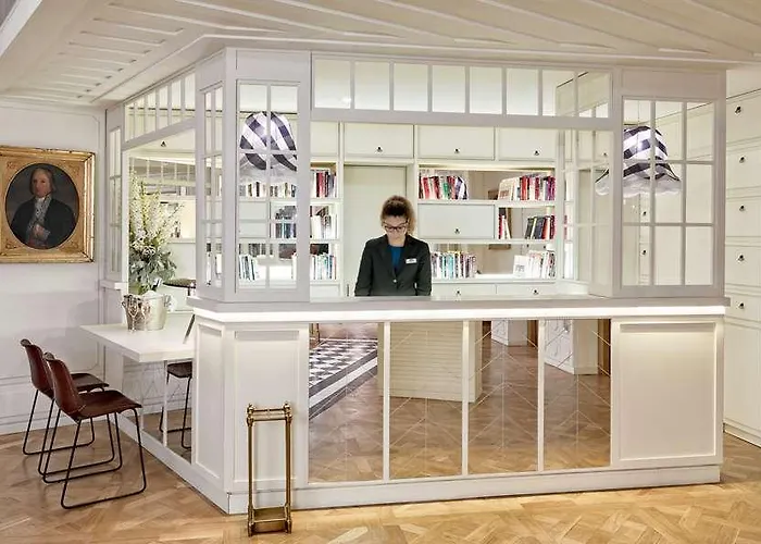 H10 ドゥケ デ ローレ