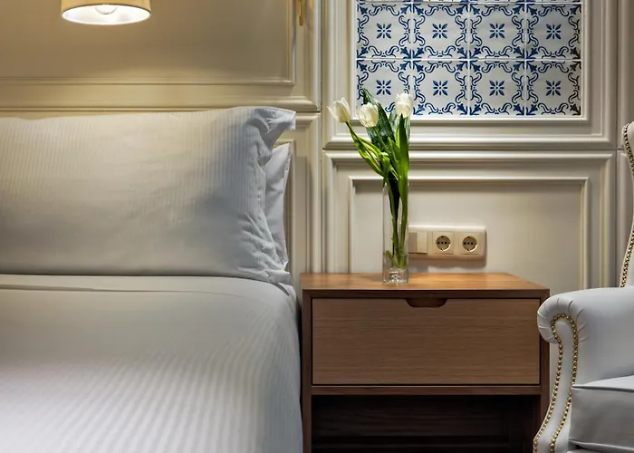 H10 Duque De Loule Lizbona