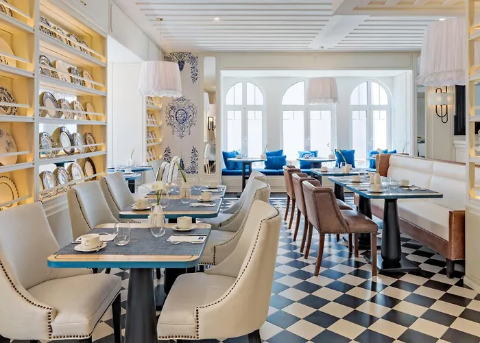 H10 Duque De Loule Hotel 4*